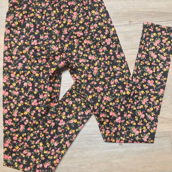 FOREVER 21 LEGGINGS SIZE MEDIUM - Picture 3 of 5